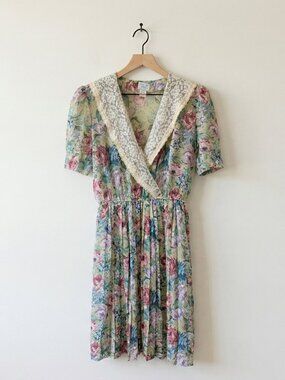 Lorac Original Floral Vintage Lace Collar Short Sleeve Sheer Dress